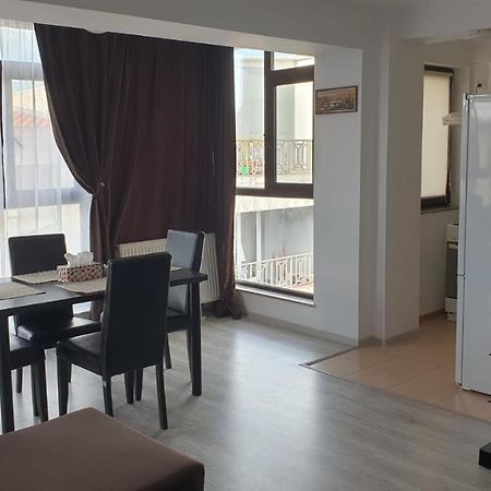 Apartament Lulu Mamaia Nord, 3 Minute De Plaja 那沃达利 外观 照片