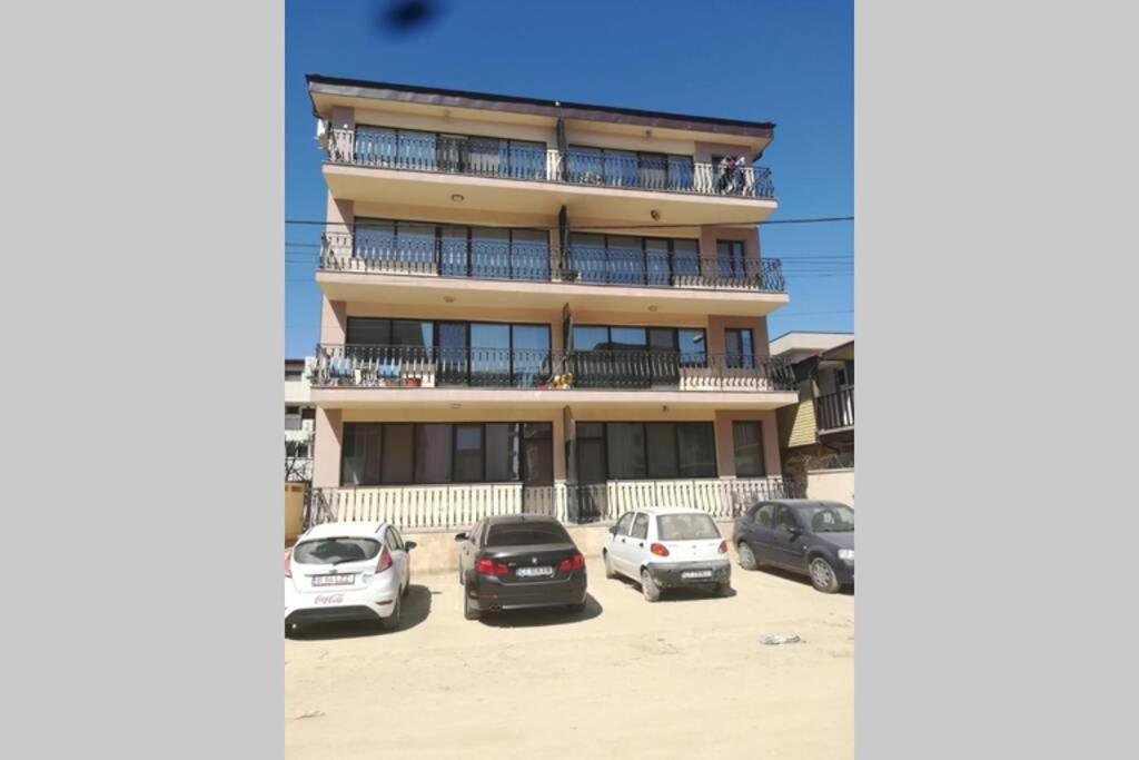 Apartament Lulu Mamaia Nord, 3 Minute De Plaja 那沃达利 外观 照片