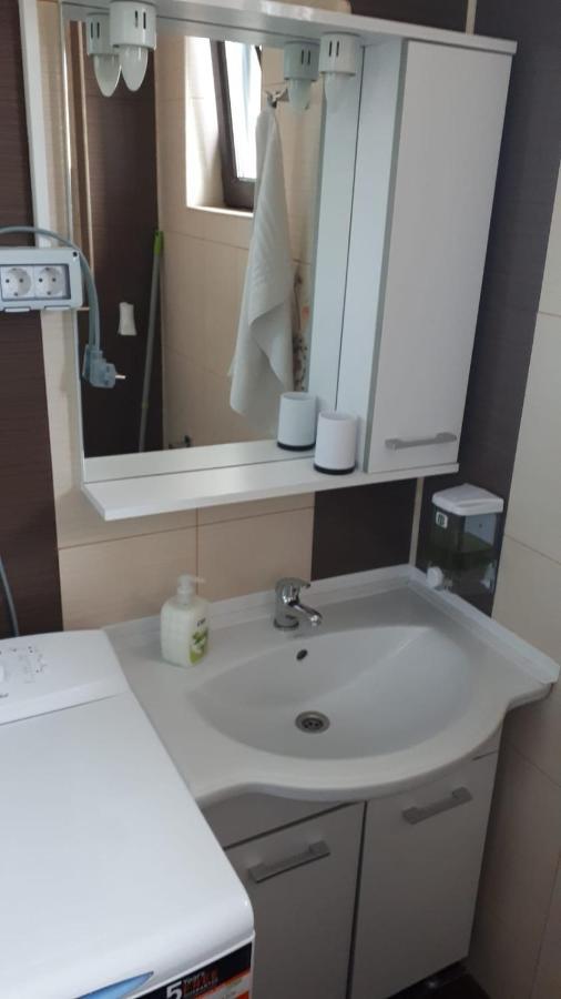 Apartament Lulu Mamaia Nord, 3 Minute De Plaja 那沃达利 外观 照片