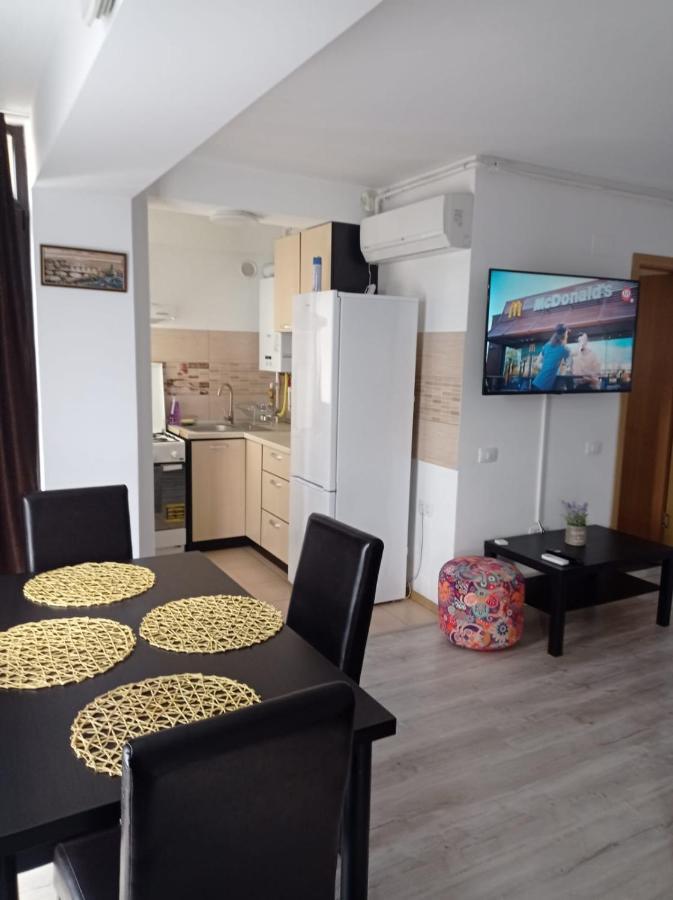 Apartament Lulu Mamaia Nord, 3 Minute De Plaja 那沃达利 外观 照片